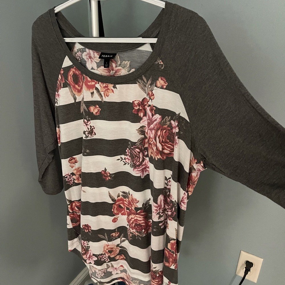 Torrid Size 1 (14/16) floral baseball shirt